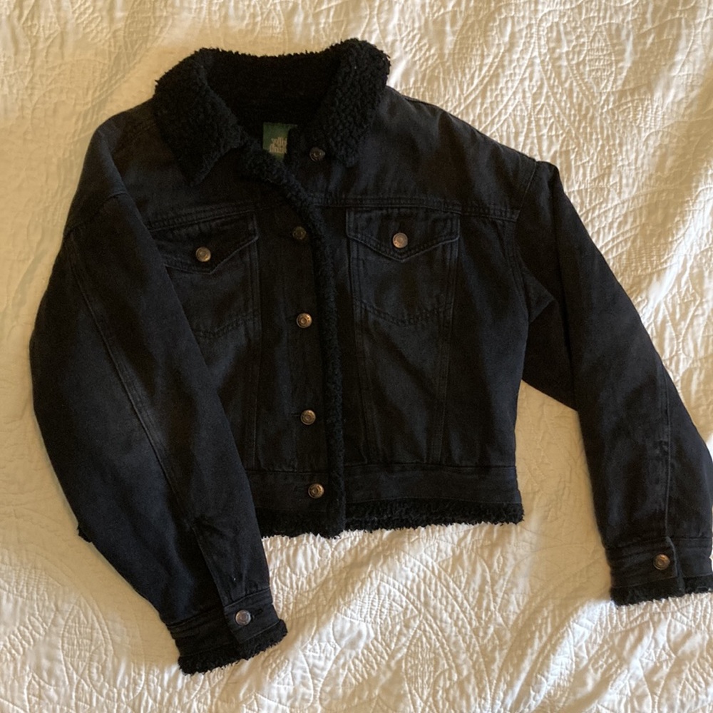 Wild Fable Cropped Denim Jacket with Sherpa Lining